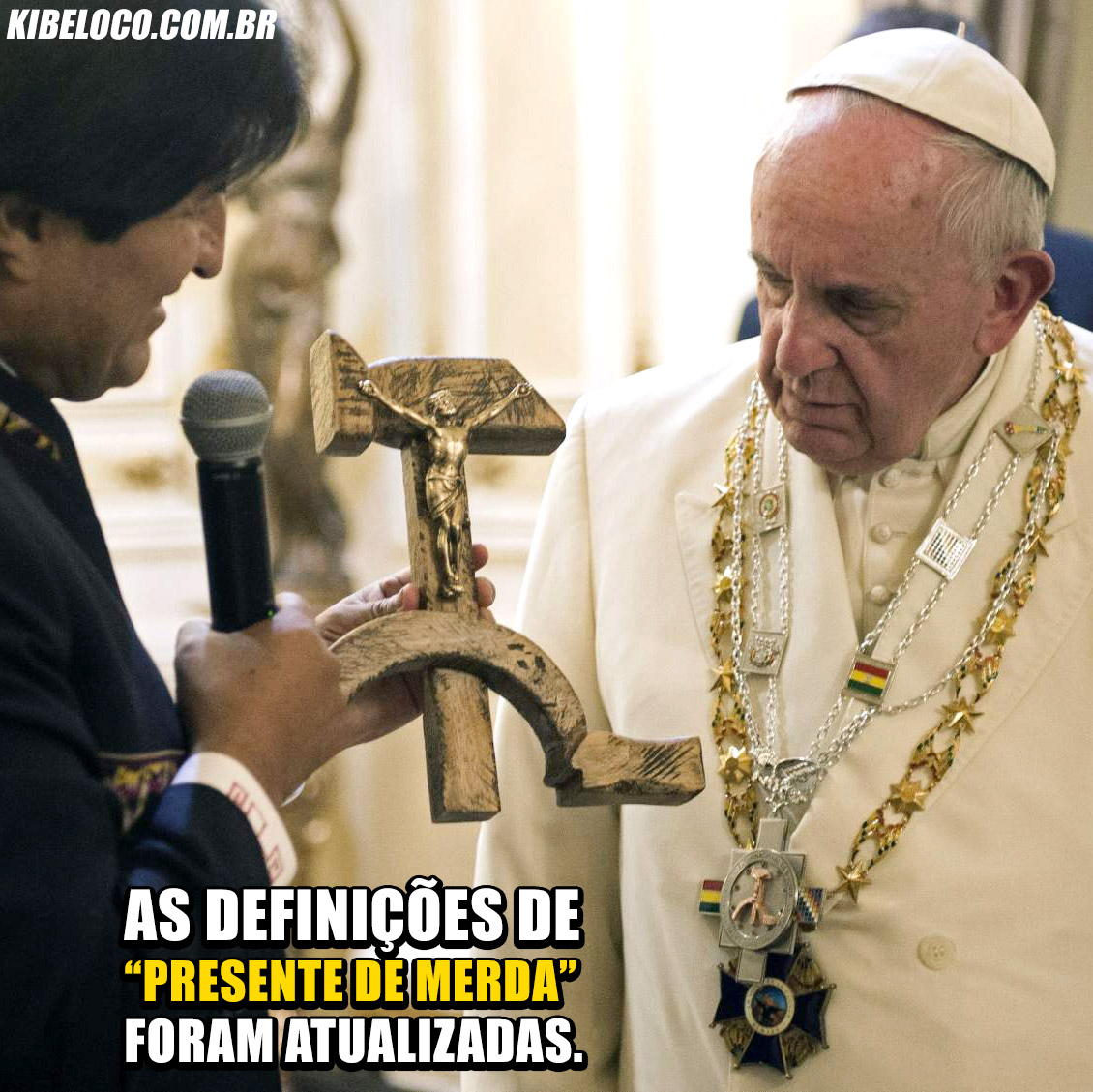 PUTA QUE O PARIU, CARALHOS DOS ANJOS!! NÃO POSSO ACREDITAR QUE ESSE CARA DEU DE PRESENTE PRO PAPA, JESUS PRESO NUM MARTELO!!!!