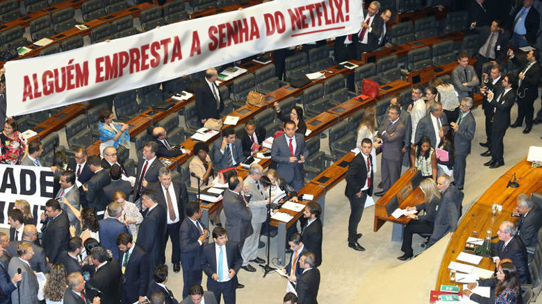 ALGUEM-EMPRESTA-NETFLIX